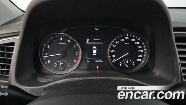 Hyundai AVANTE 2018 — photo 8