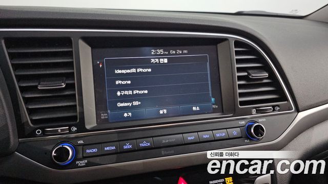 Hyundai AVANTE 2018 — photo 17