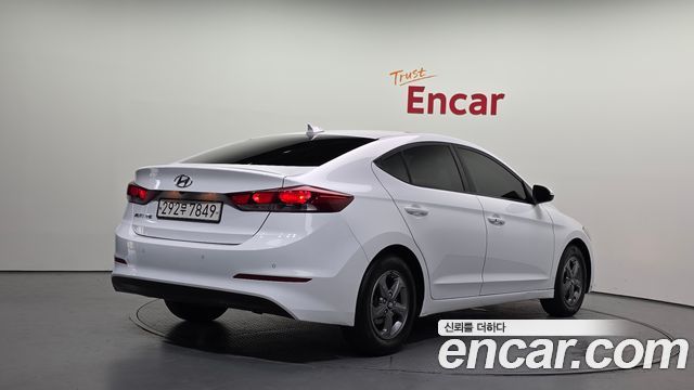 Hyundai AVANTE 2018 — photo 2
