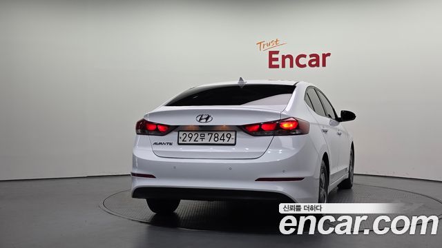 Hyundai AVANTE 2018 — photo 4