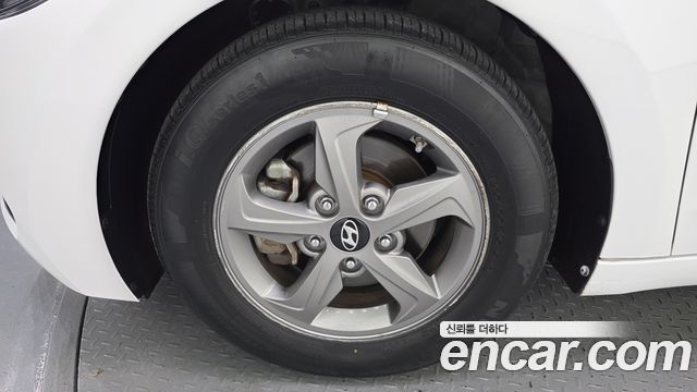 Hyundai AVANTE 2018 — photo 5