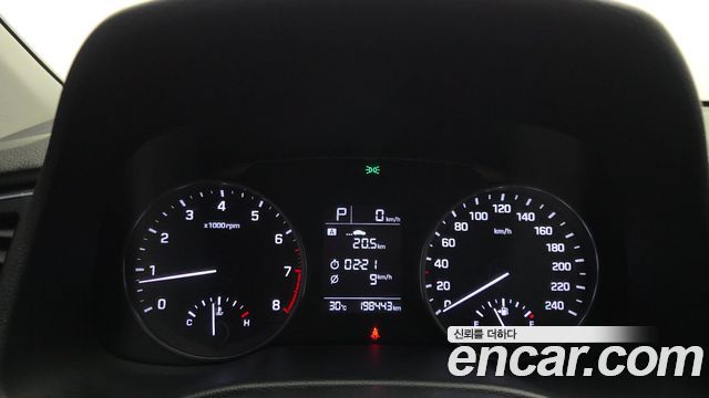Hyundai AVANTE 2018 — photo 8