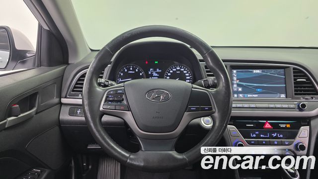 Hyundai AVANTE 2018 — photo 14