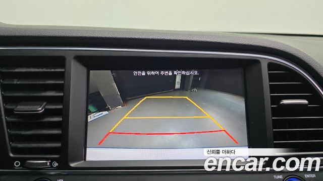 Hyundai AVANTE 2018 — photo 17