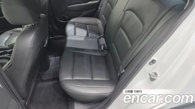 Hyundai AVANTE 2018 — photo 19