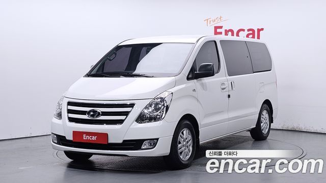 Hyundai Starex 2017 — photo 1