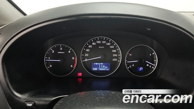 Hyundai Starex 2017 — photo 8
