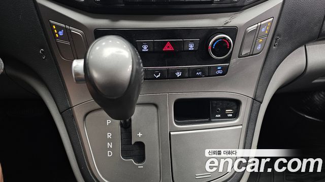 Hyundai Starex 2017 — photo 9