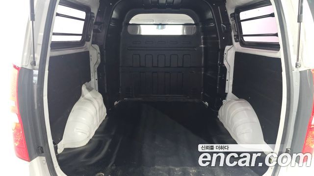 Hyundai Starex 2017 — photo 13