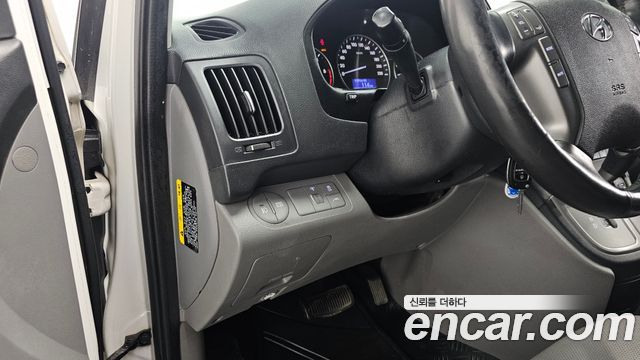 Hyundai Starex 2017 — photo 14