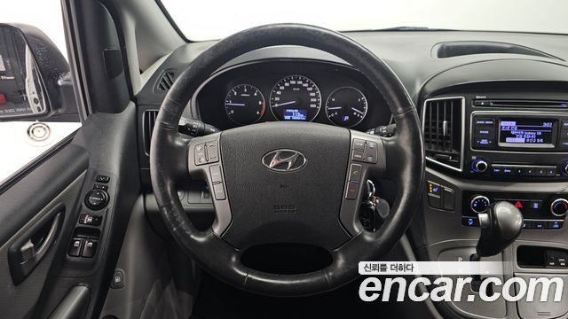 Hyundai Starex 2017 — photo 15