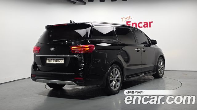 Kia Canival 2019 — photo 2
