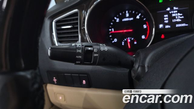 Kia Canival 2019 — photo 17