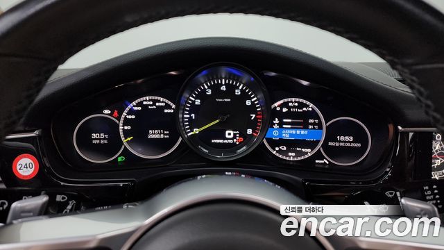 Porsche Panamera 2018 — photo 11