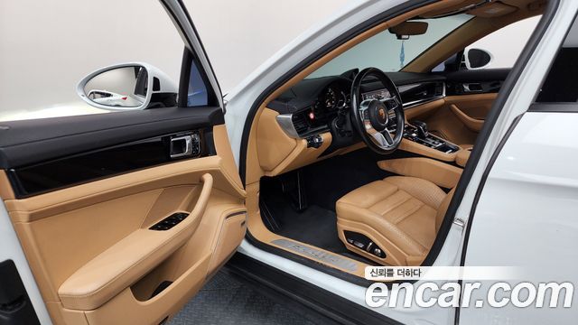 Porsche Panamera 2018 — photo 13