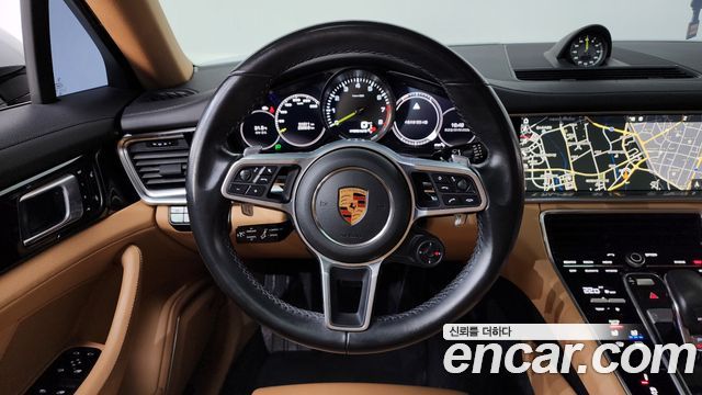 Porsche Panamera 2018 — photo 19