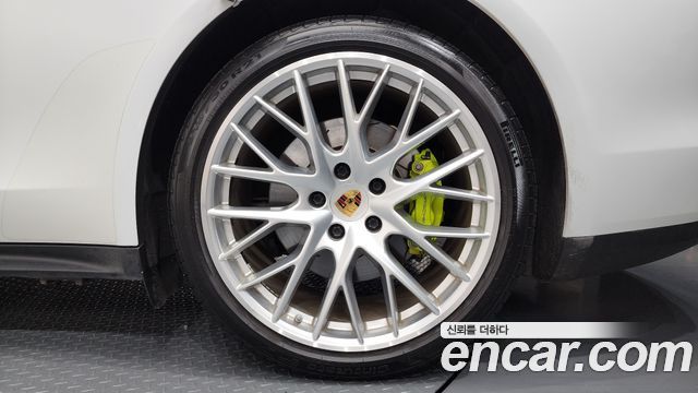 Porsche Panamera 2018 — photo 7