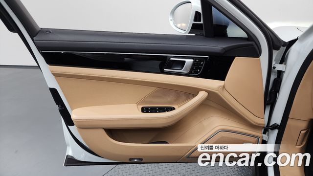 Porsche Panamera 2018 — photo 14