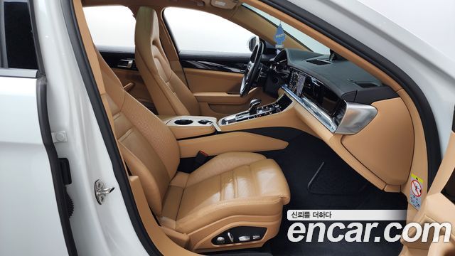 Porsche Panamera 2018 — photo 16