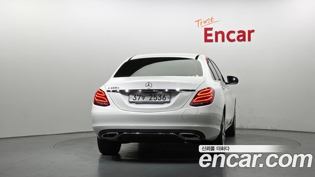 Mercedes-Benz C-Class 2018 — photo 4