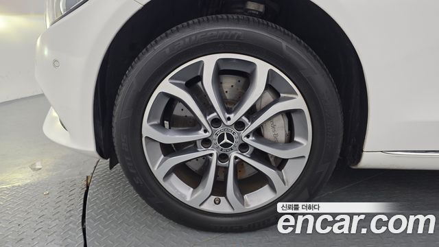Mercedes-Benz C-Class 2018 — photo 5