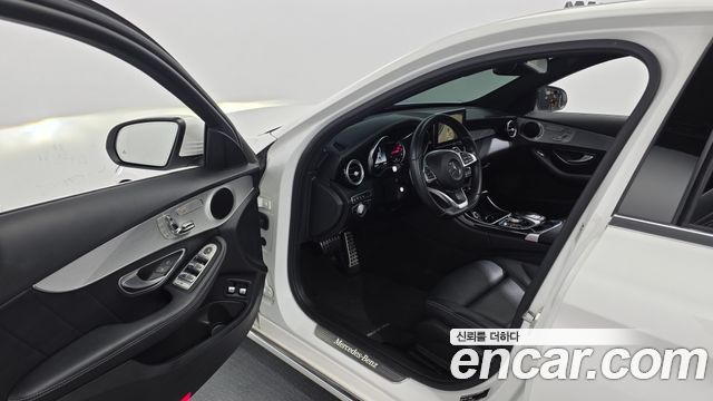 Mercedes-Benz C-Class 2018 — photo 10