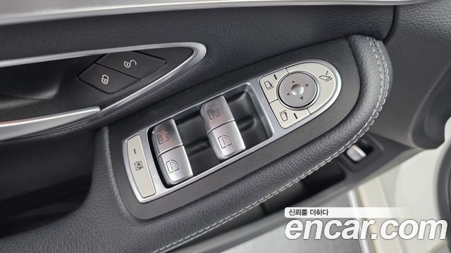 Mercedes-Benz C-Class 2018 — photo 14