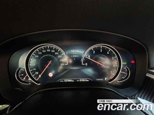 BMW 5-Series 2017 — photo 8