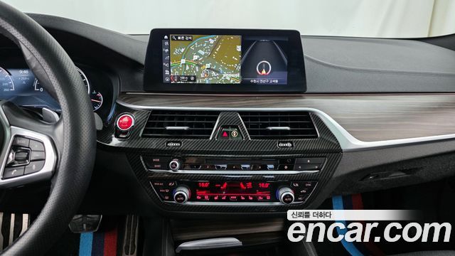 BMW 5-Series 2017 — photo 11