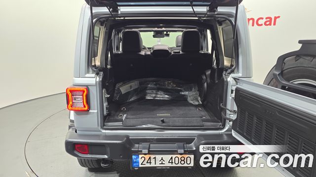 Jeep Wrangler 2022 — photo 26