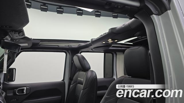 Jeep Wrangler 2022 — photo 28