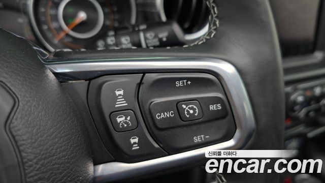 Jeep Wrangler 2022 — photo 32