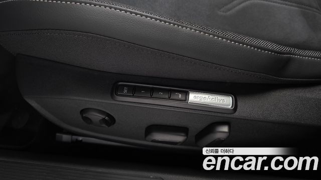 Volkswagen Golf 2026 — photo 28