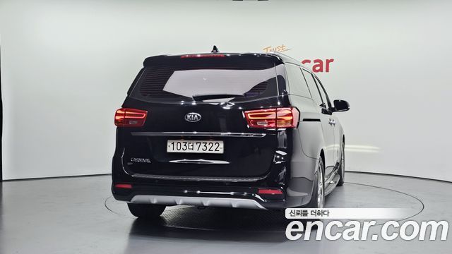 Kia Canival 2019 — photo 4