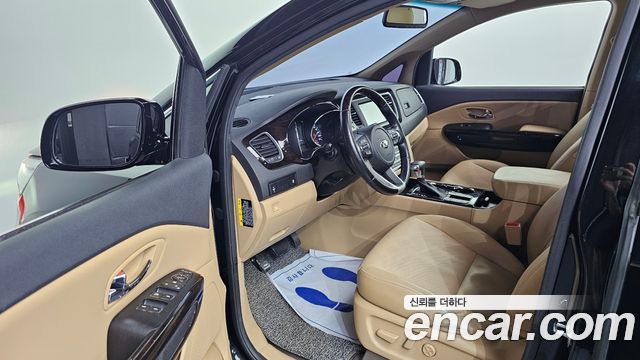 Kia Canival 2019 — photo 13