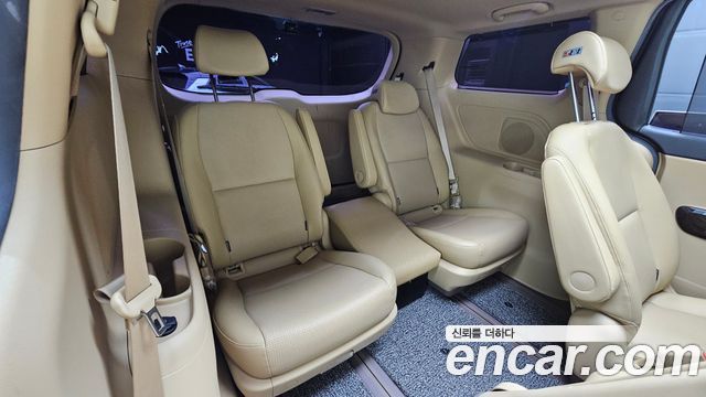 Kia Canival 2019 — photo 18
