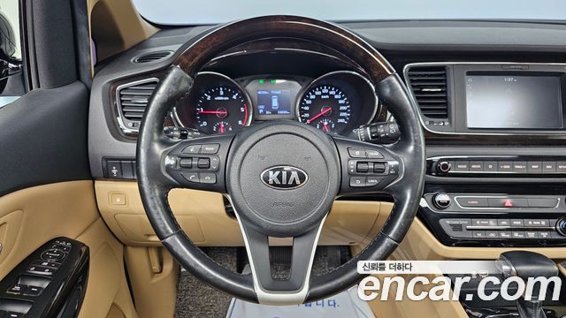 Kia Canival 2019 — photo 22