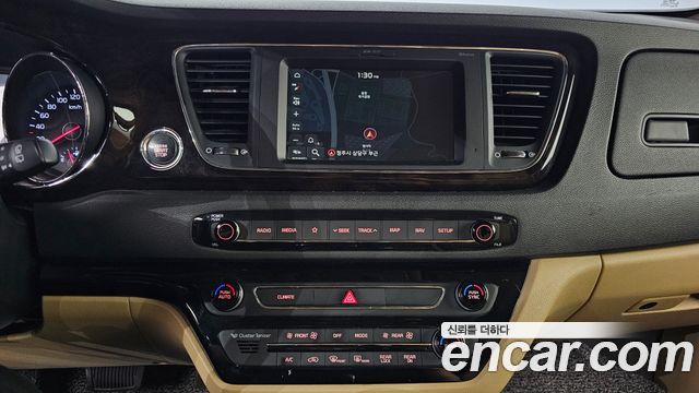 Kia Canival 2019 — photo 23