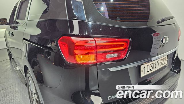 Kia Canival 2019 — photo 9