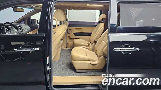 Kia Canival 2019 — photo 16
