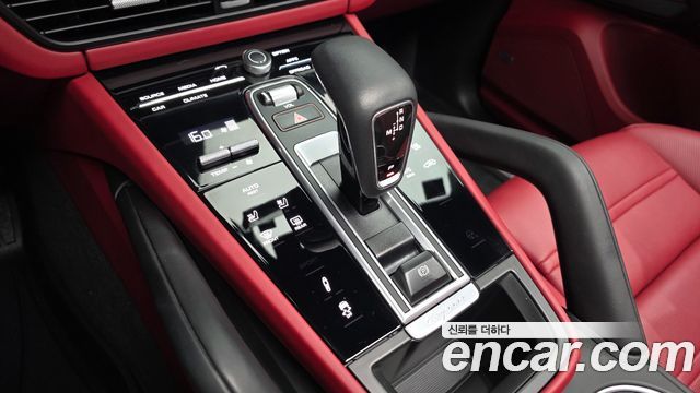 Porsche Cayenne 2022 — photo 12