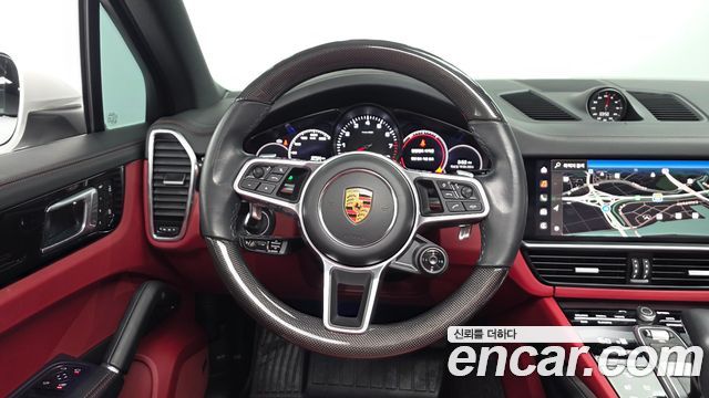 Porsche Cayenne 2022 — photo 18
