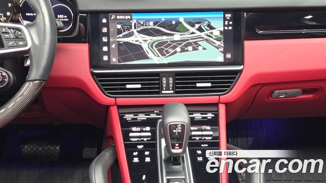 Porsche Cayenne 2022 — photo 19
