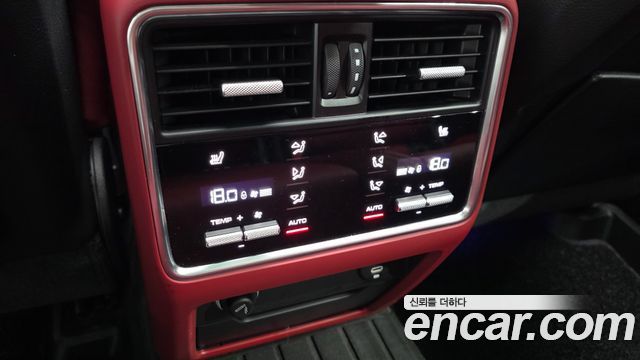 Porsche Cayenne 2022 — photo 25