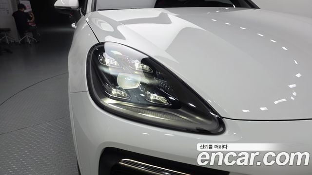 Porsche Cayenne 2022 — photo 8