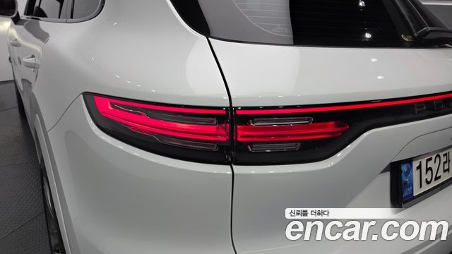 Porsche Cayenne 2022 — photo 9