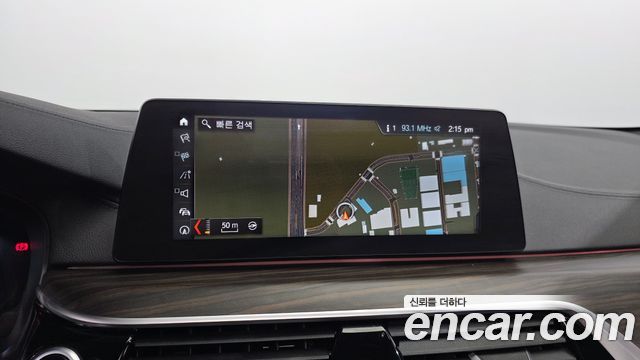 BMW 5-Series 2018 — photo 20
