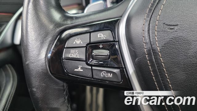 BMW 5-Series 2018 — photo 24