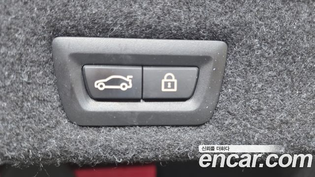 BMW 5-Series 2018 — photo 25