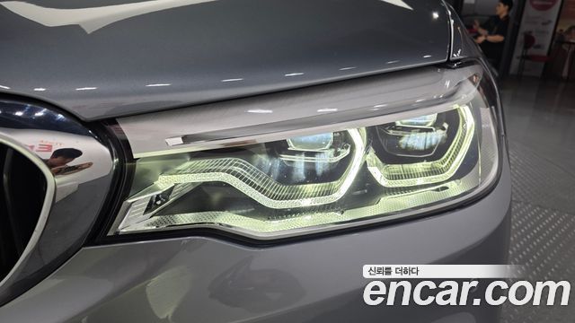 BMW 5-Series 2018 — photo 8